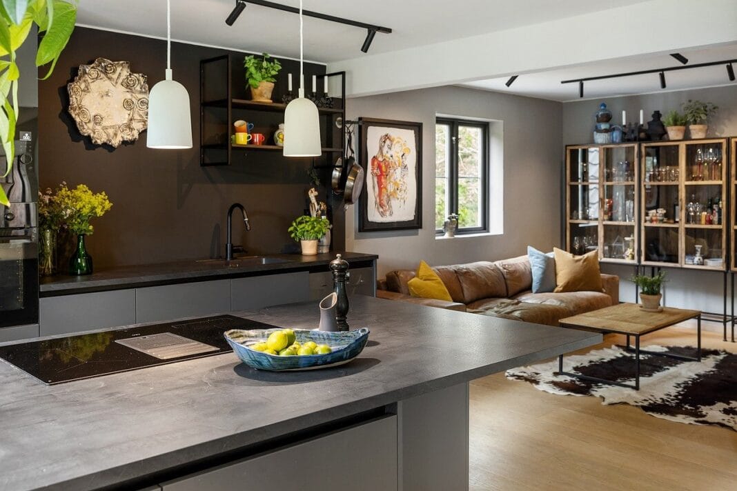 building-8604301_1280