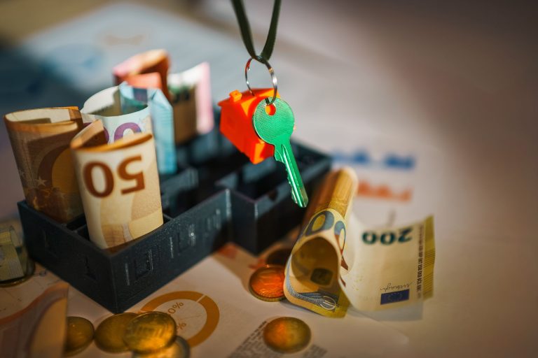 Termin oddania kluczy a przeniesienie własności – dlaczego to nie to samo?